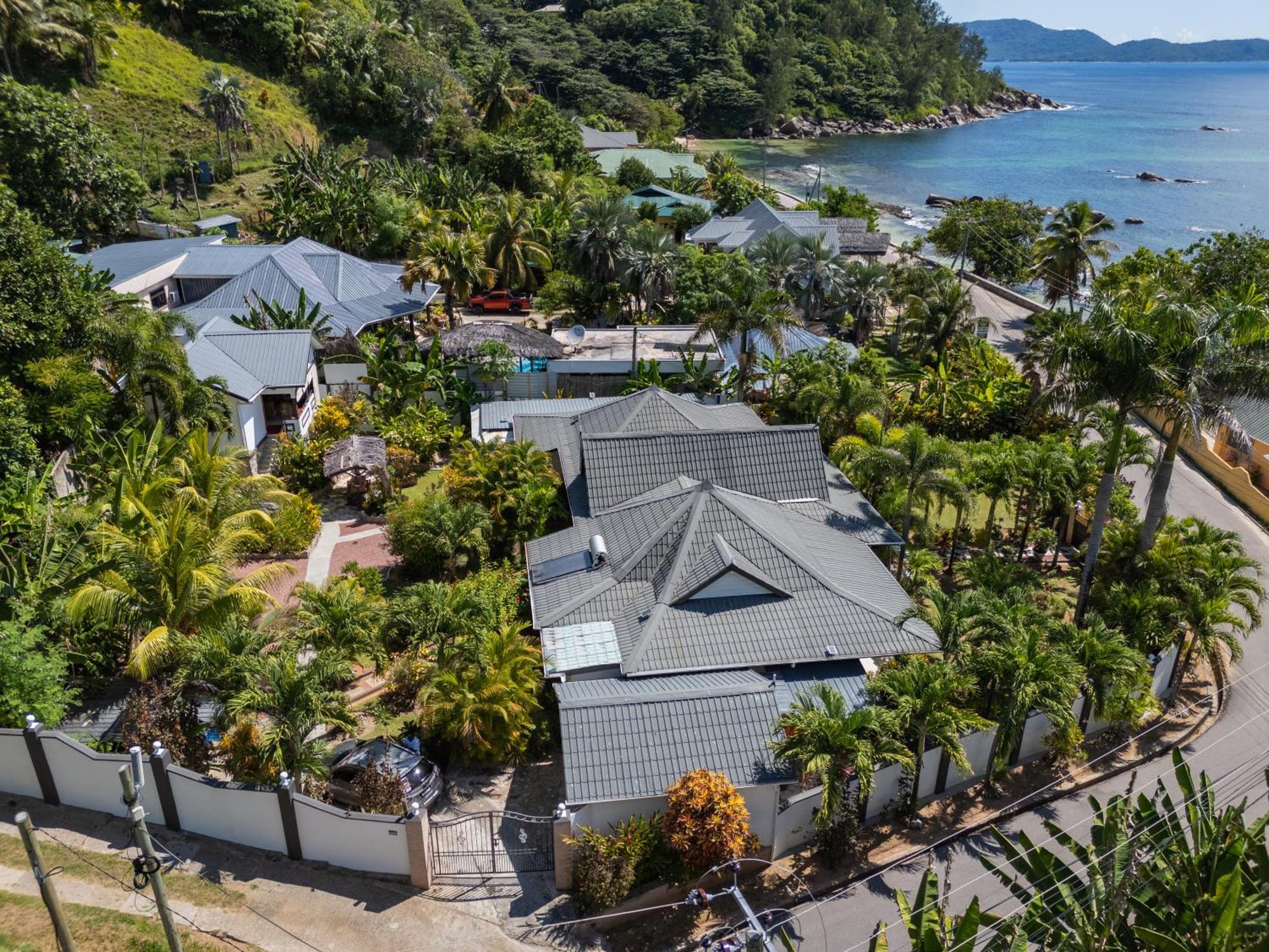 Nid'Aigle Lodge Baie Sainte Anne Exterior photo